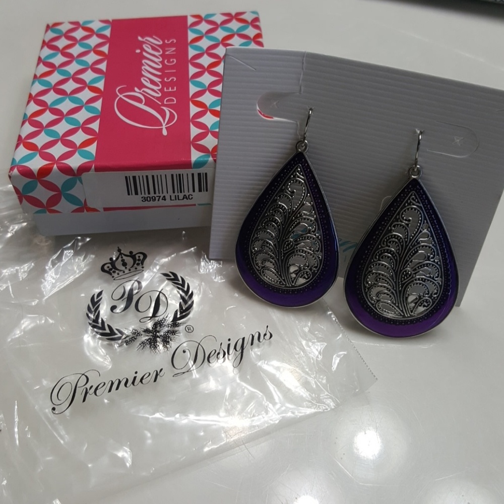 Premier Designs Lilac earrings